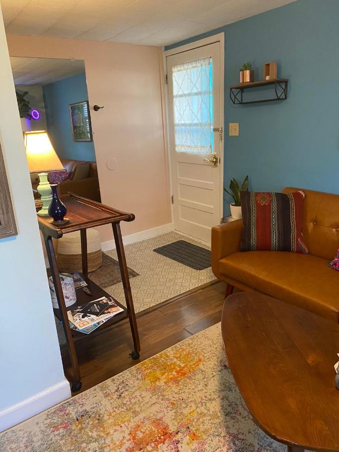 Boho-Chic Studio - Unit 1 Bloomington Exterior photo