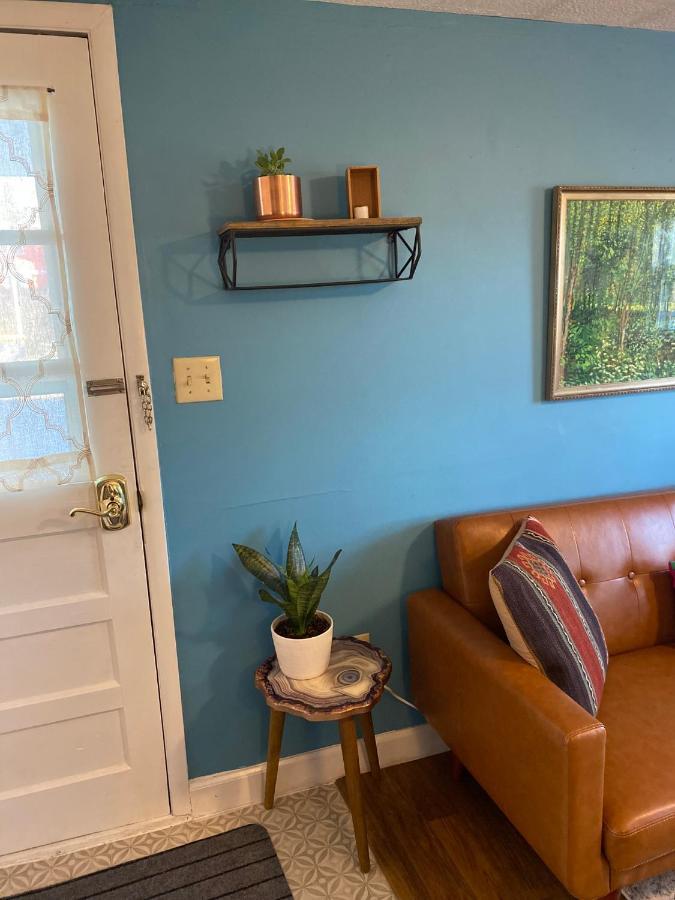 Boho-Chic Studio - Unit 1 Bloomington Exterior photo