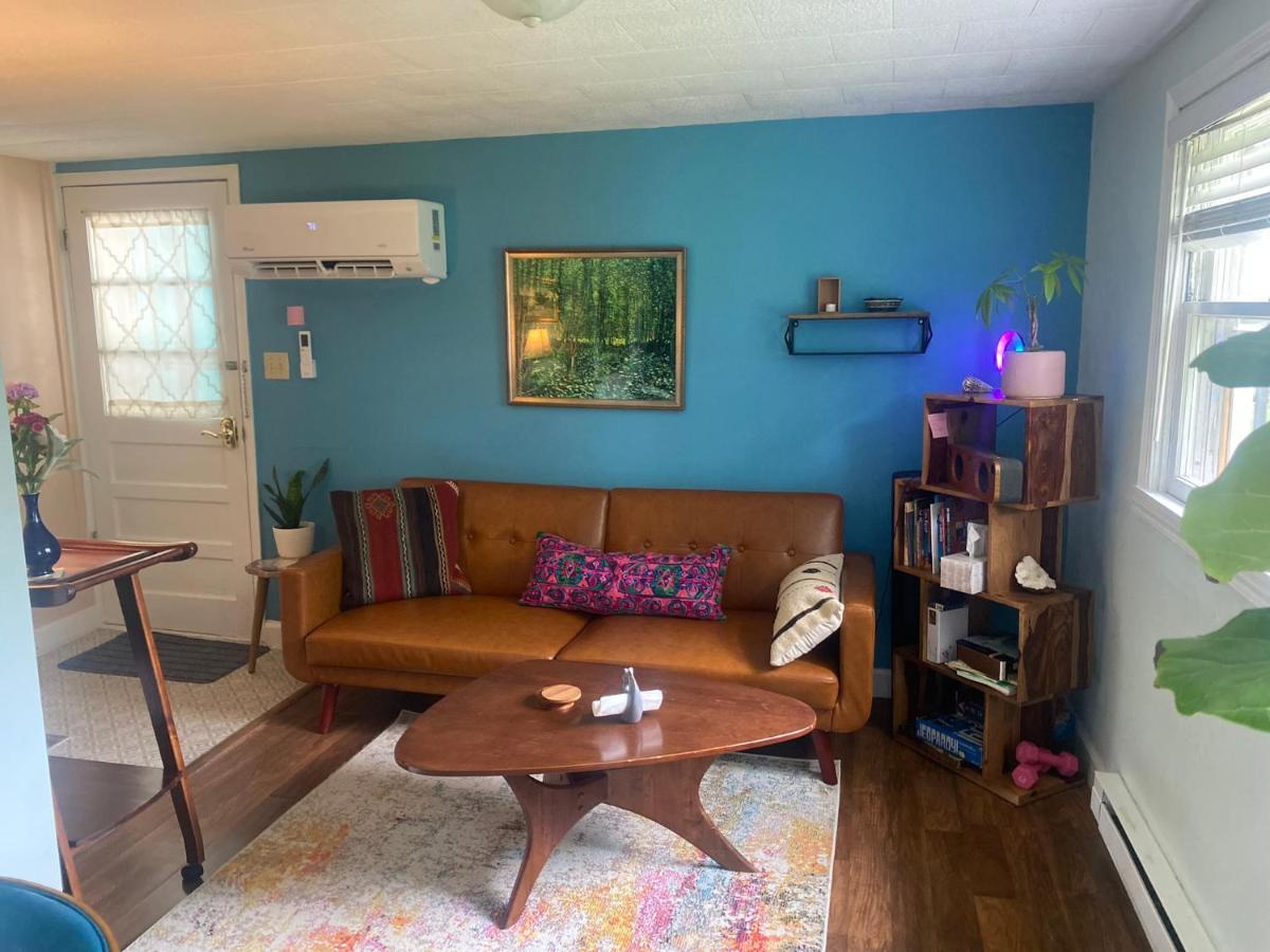 Boho-Chic Studio - Unit 1 Bloomington Exterior photo